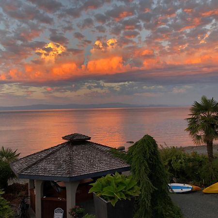 Qualicum Breeze Beach Resort Bowser Екстериор снимка