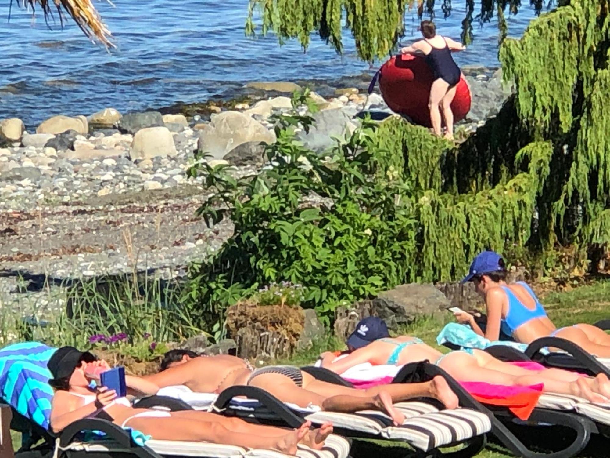 Qualicum Breeze Beach Resort Bowser Екстериор снимка